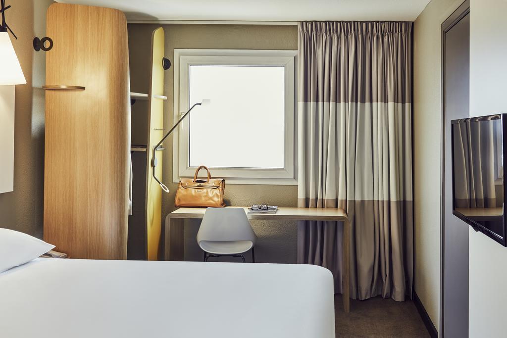 Ibis Toulon La Valette Hotel Room photo